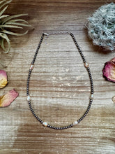 Load image into Gallery viewer, 5 fresh water pearls Choker And Sterling Silver Pearls