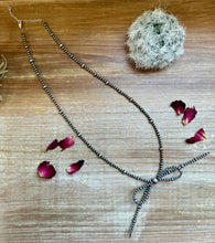 Load image into Gallery viewer, 21 inch graduated Bow Necklace
