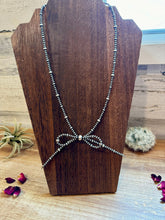Load image into Gallery viewer, 21 inch graduated Bow Necklace