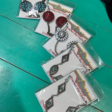 Load image into Gallery viewer, Large Silver &amp; White Concho Trucker Chain