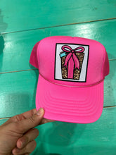 Load image into Gallery viewer, Leopard Present Trucker Hat