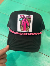Load image into Gallery viewer, Leopard Present Trucker Hat