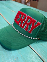 Load image into Gallery viewer, Pearl Trucker Hat Chain