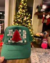Load image into Gallery viewer, Small Paperclip Trucker Hat Chain
